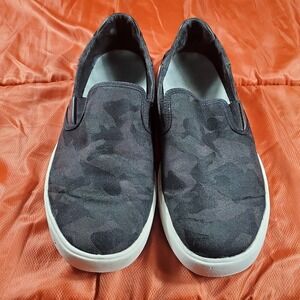 OluKai Lae'Ahi Pa'i‎ Slip On Shoes Lava Rock Black Camo 10444-LRKE Men's Size 9